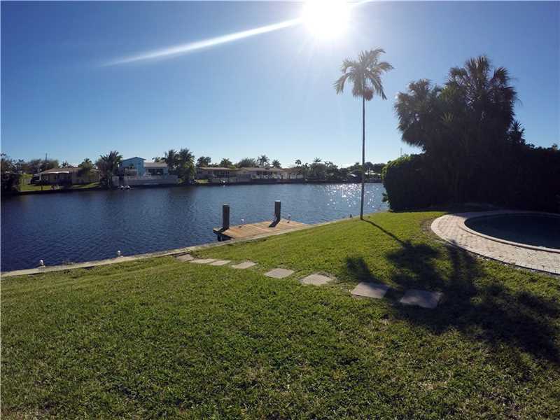 Wilton Manors Real Estate SOLD | 1048 NW 30th Court - Dock